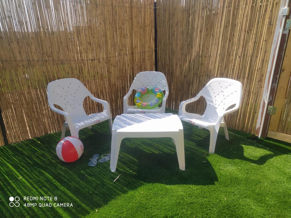 אצל דוד בכפר Apartamento Kfar Gidon Exterior foto