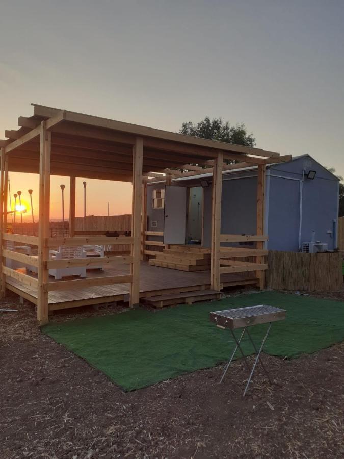 אצל דוד בכפר Apartamento Kfar Gidon Exterior foto