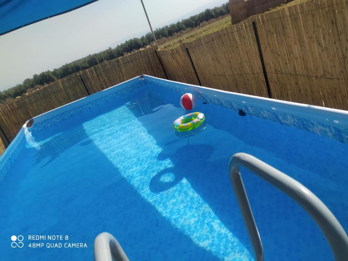 אצל דוד בכפר Apartamento Kfar Gidon Exterior foto