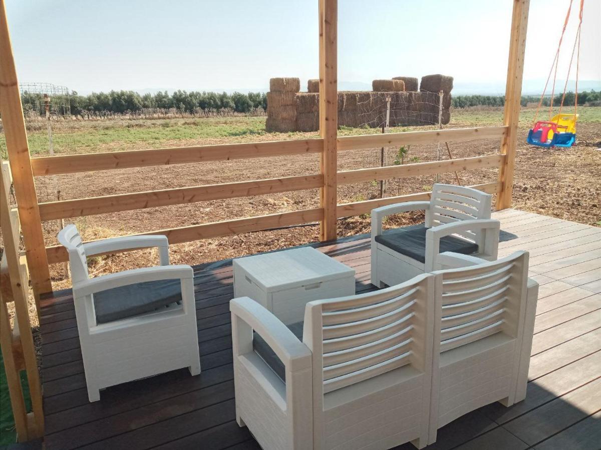 אצל דוד בכפר Apartamento Kfar Gidon Exterior foto
