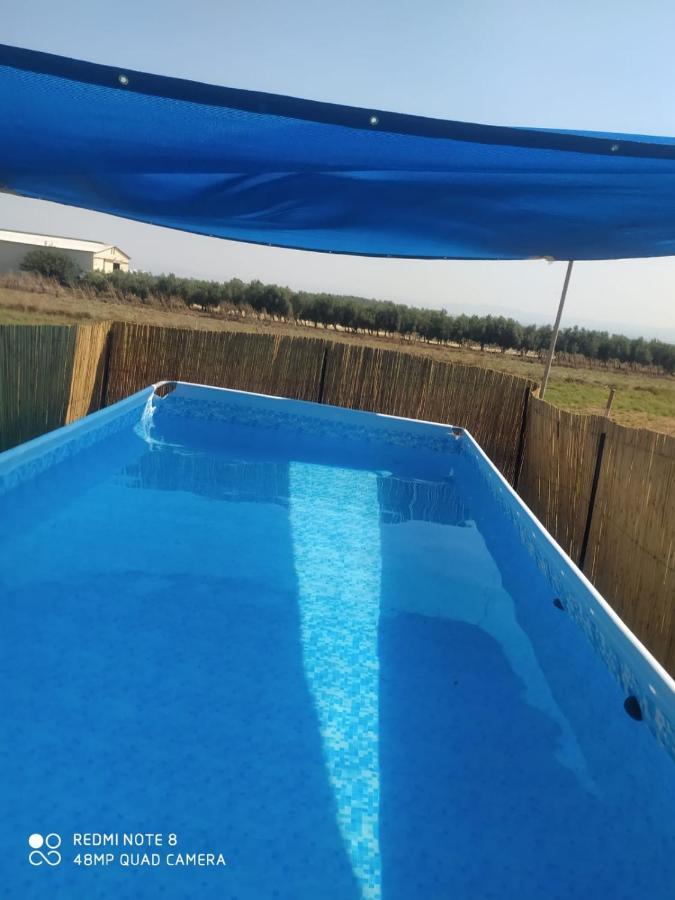 אצל דוד בכפר Apartamento Kfar Gidon Exterior foto